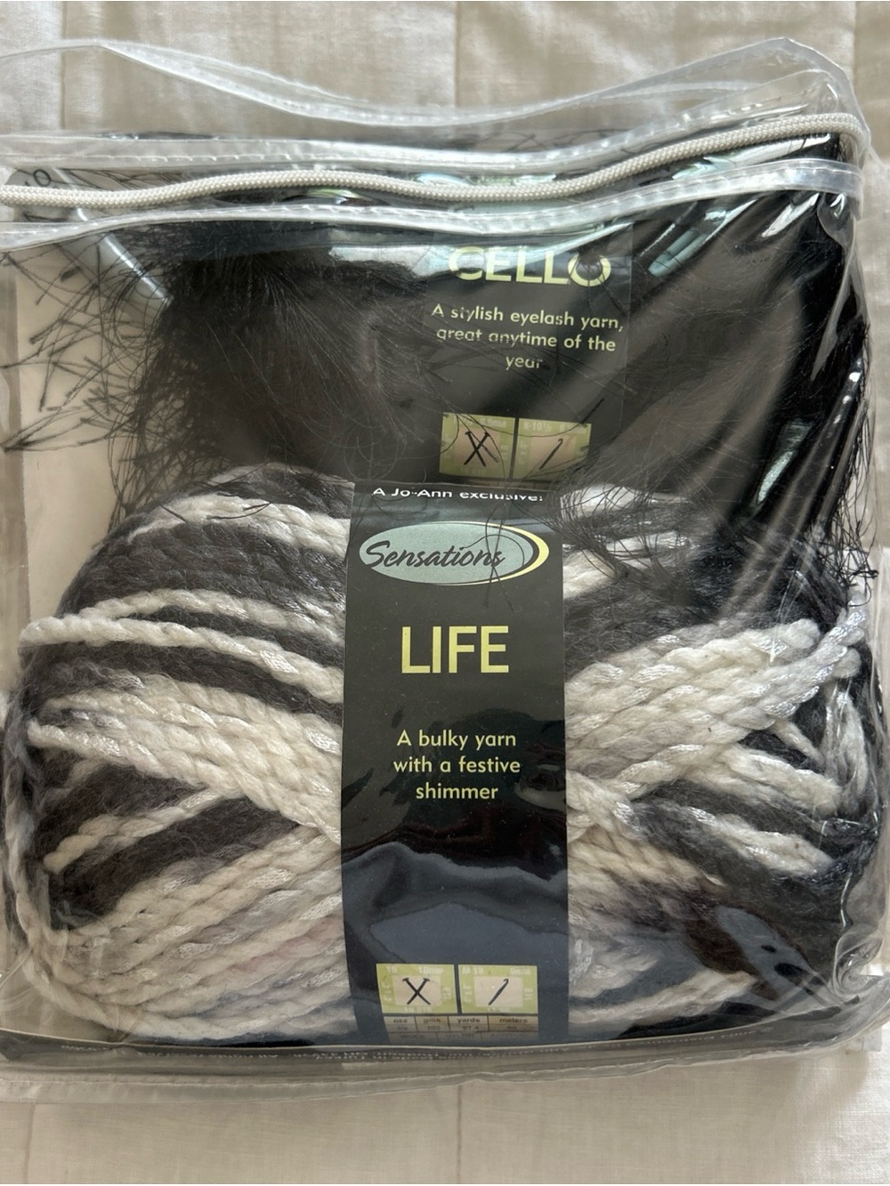 VTG Sensations Scarf Knit Kit Jo-Ann Exclusive Black & White Yarn & Needles DIY